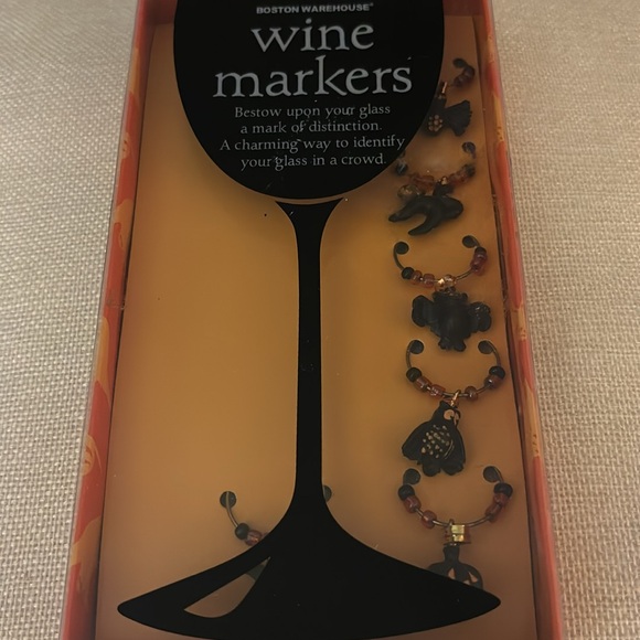 Boston Warehouse Halloween Haunted House Wine Markers Charm, set of 6 - Picture 2 of 3